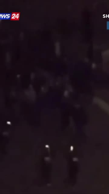 Maduro me pranga në duar