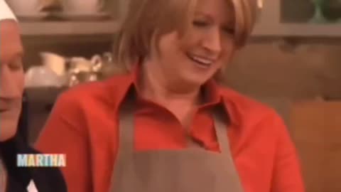 Robin Williams on Martha Stewart, this is hilarious...🤣 He was definitely one of a kind.💥