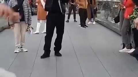 AMAZING DANCE!!!! MUST SEE!:-))))))