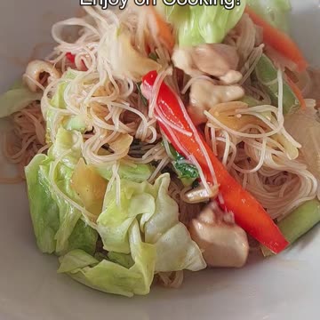 Authentic Pancit Guisado with Chicken & Liver - Traditional Filipino Comfort Food! 🐔 😋