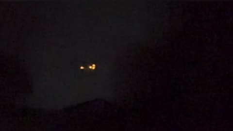 👁️😱 Silent Object Flies Over Neighborhood—Unbelievable UFO Sighting! | TheTruthAbove
