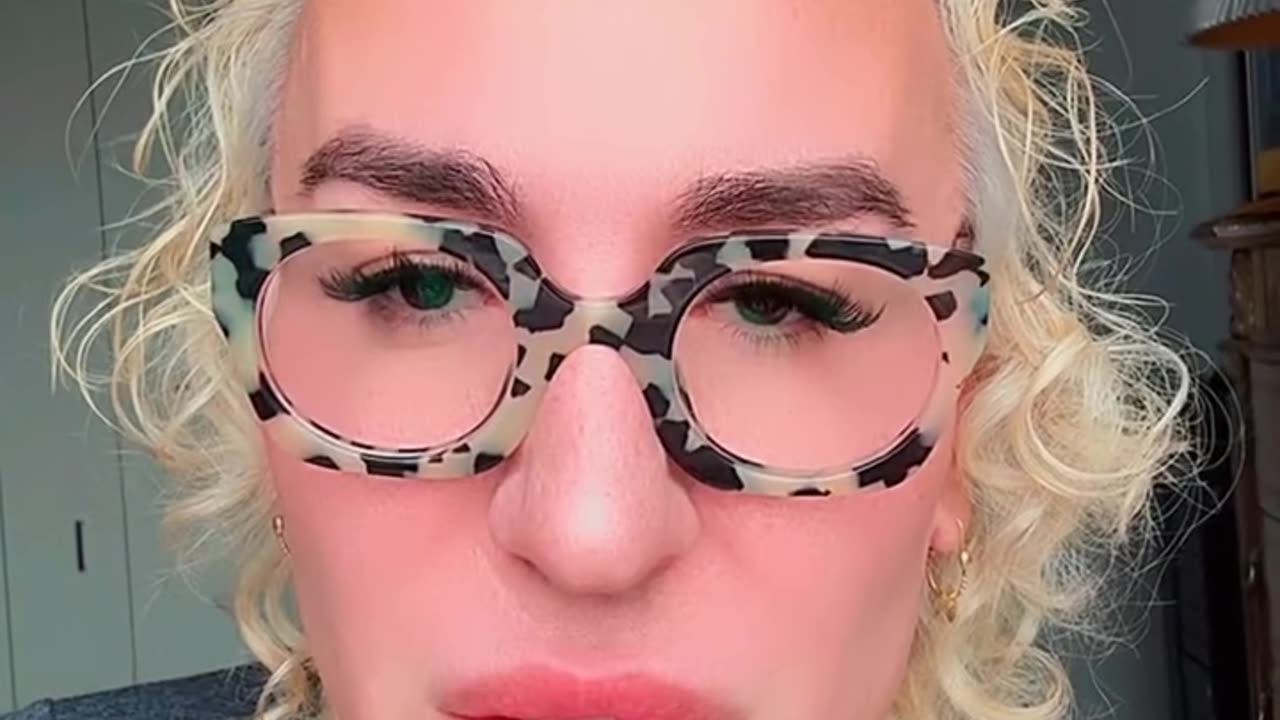 Në rast se e shikoni diku Parashqevinë mos…