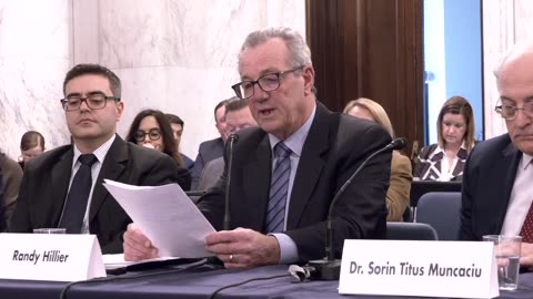 רנדי הילייר חבר פרלמנט קנדי חושף הפוליטיקאים ידעו שההגבלות על קורונה היו מוגזמות ואינטרסים פוליטיים תמיד גוברים על אינטרס הציבור