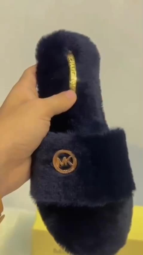 Luxury Soft Fur Slippers for Women | Cozy Winter Indoor Slides Review