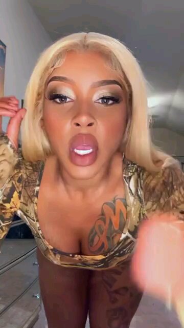 BEAUTIFUL BADDIES CLAPPING 🍑