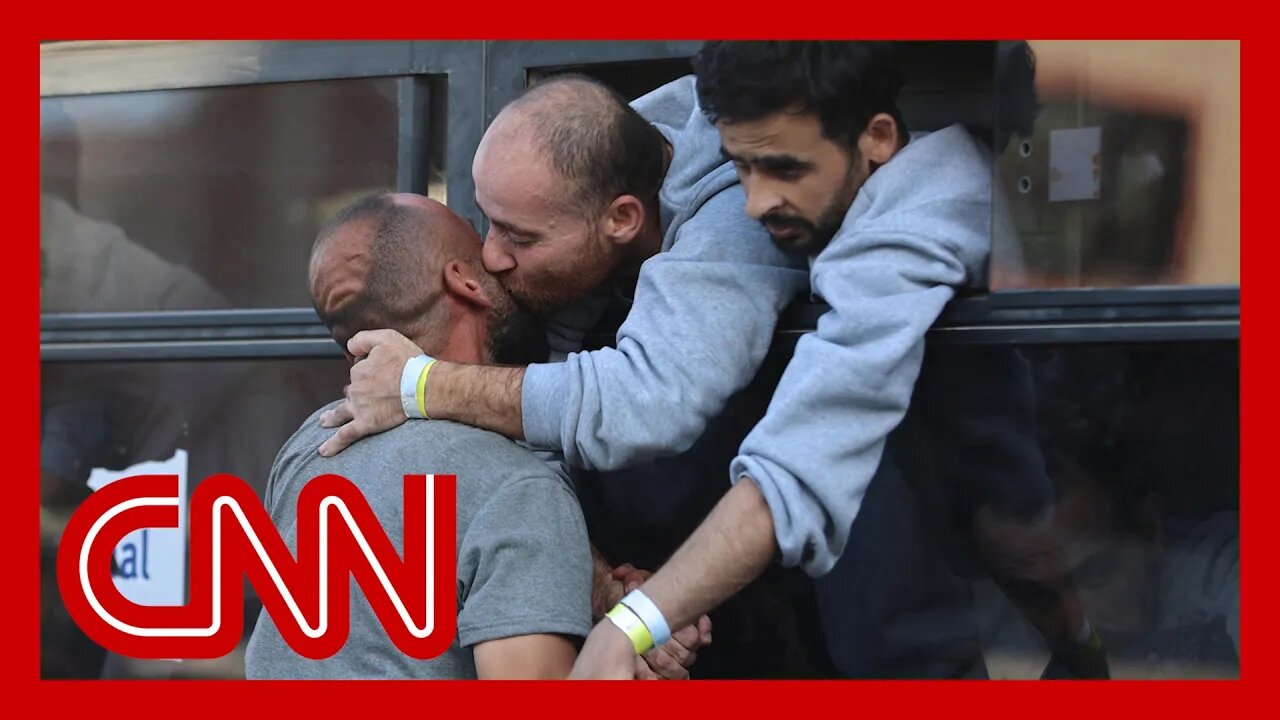 Newly freed Palestinian prisoners arrive in West Bank and Gaza