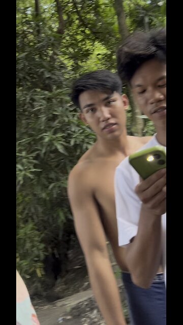 Silay people helping us look for Durian farm! #silaycity #talisay #philippines