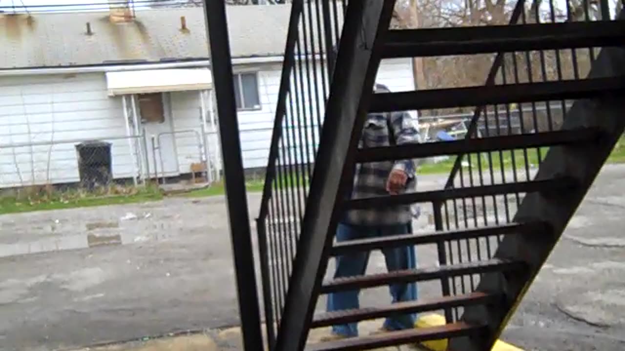 lets go inside of this 10 unit and see what needs to be done, shea show