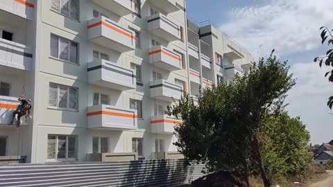 🇷🇺 Russia builds new houses in Mariupol for those who lost their homes- it will be free