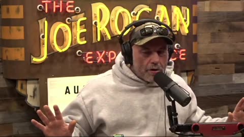 Joe Rogan on Real vs. Fake Online Arguments: AI and Organized Accounts?