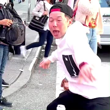 Bounce when she walks