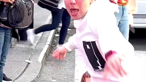 Bounce when she walks