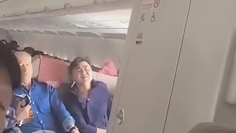 Viral: Passenger opens plane door midair on a flight | GMA