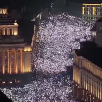 Bulgaria, Destituidos los politicos por temor a linchamiento