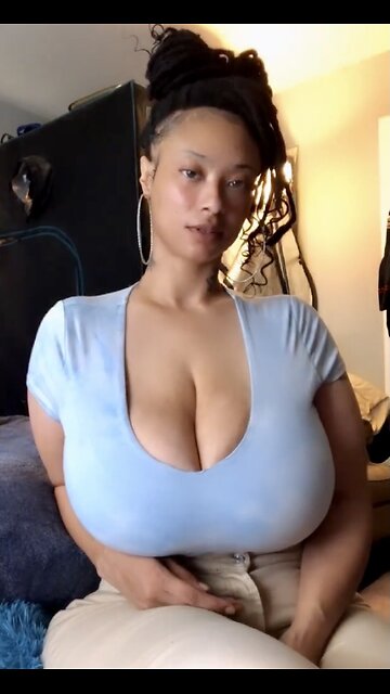 Hot t-shirt babe with huge rack