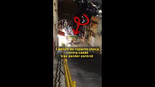 Camión de refrescos pierde el control y causa el caos en la 'bajada del diablo'