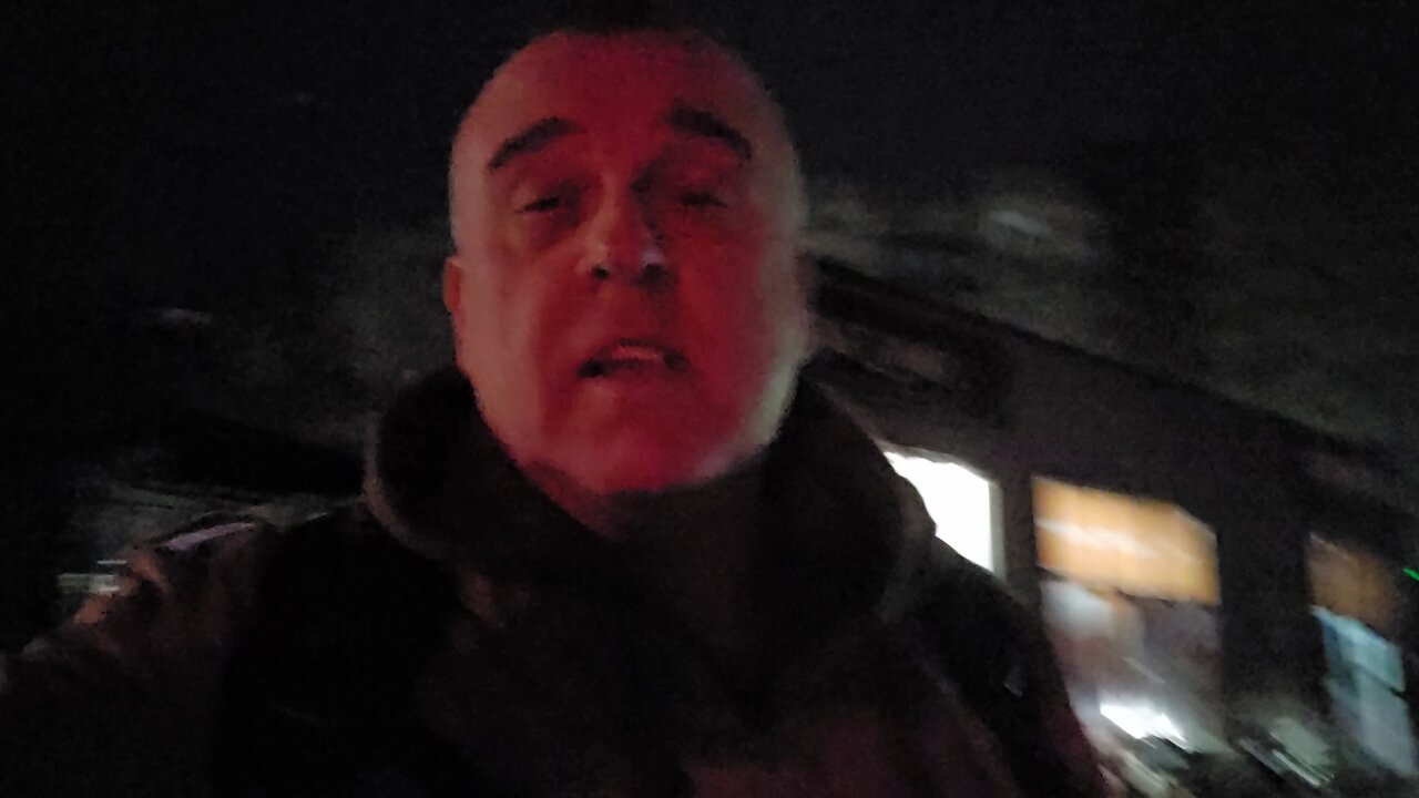 4. Вечером в Киеве, который не сдается ни бандиту путину, ни трамп папм-паму...