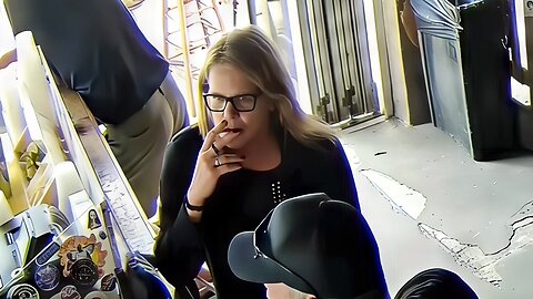 Candid Sexy Smoking Woman 701