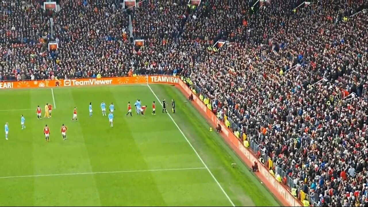 Manchester United vs Manchester City splendid atmosphere (VAR decision)