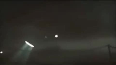 Observation d'OVNI au-dessus de Paris, France 🇫🇷🛸 28 05 2017