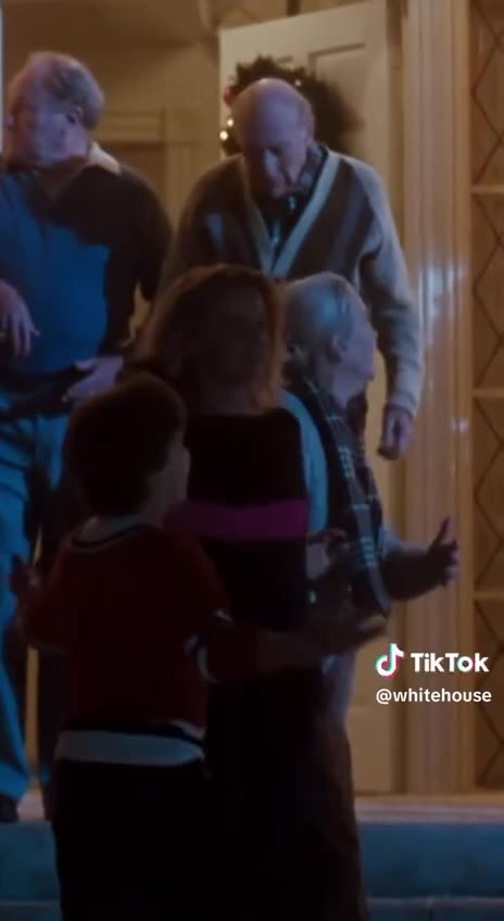 MAGA CHRISTMAS-THE WHITE HOUSE ON TIKTOK