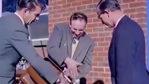 🧳✨ The 1961 Anti-Theft Suitcase That's Still Genius! | FeedMyCuriosity