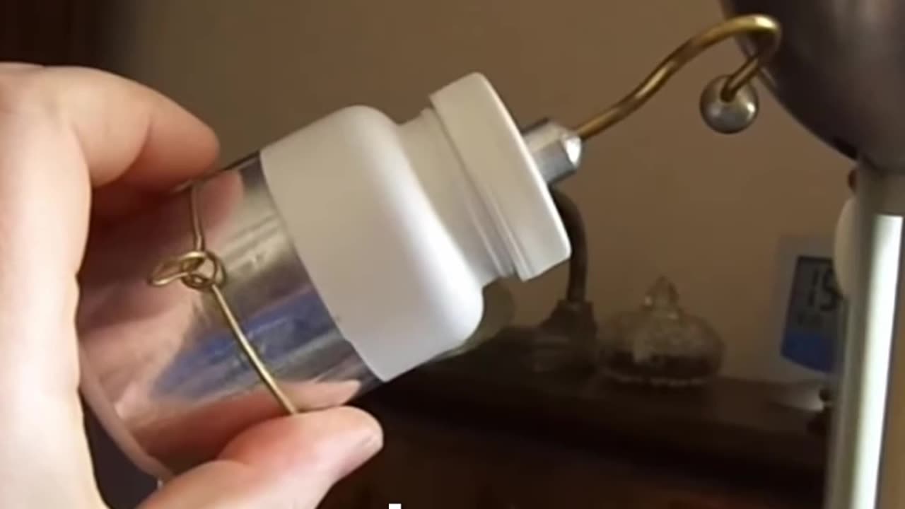 Van de Graaff Charges a Leyden Jar ⚡