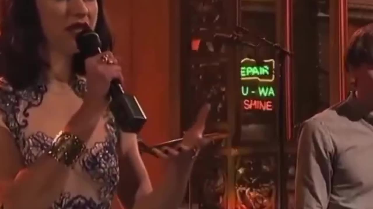 Katy Perry refused this collaboration, so Gotye found a girl with a similar look and voice