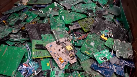 E-waste chemistry unlocks precious metals from old tech