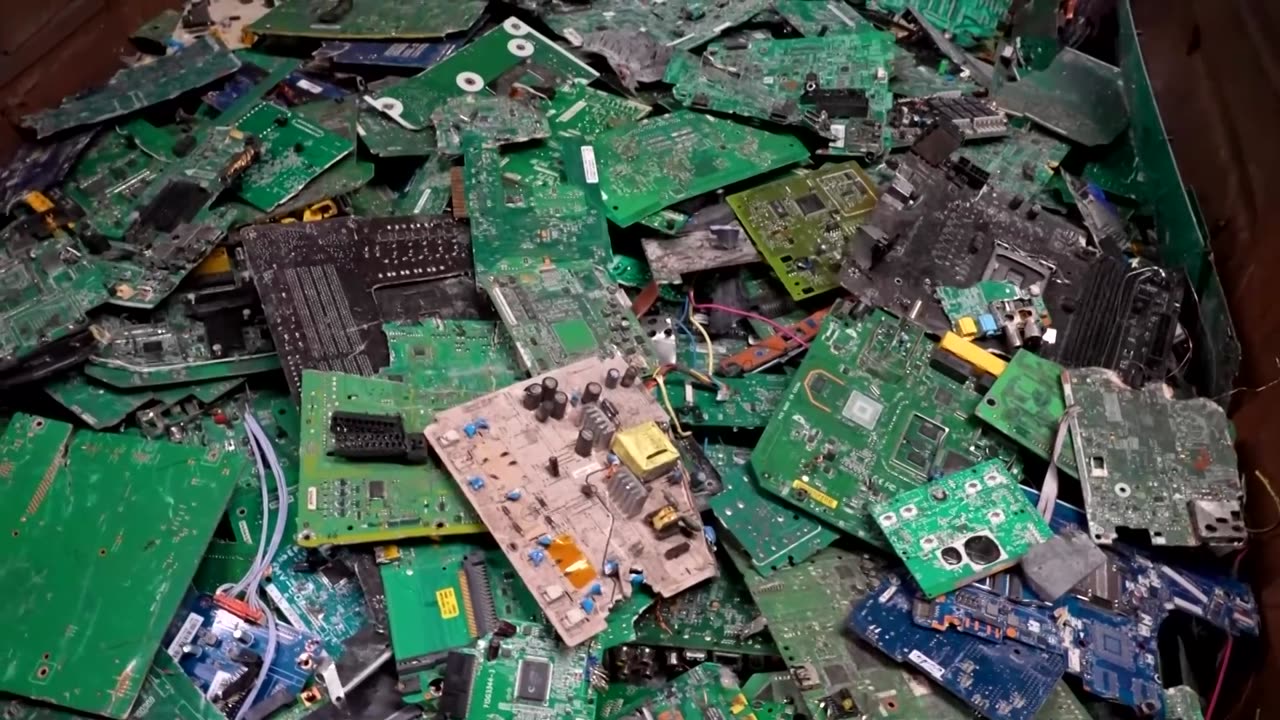 E-waste chemistry unlocks precious metals from old tech