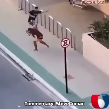 Phone thief gets beaten by the community