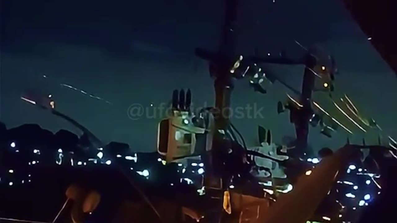 👁️🛸 Unbelievable UFO Sighting Captured! What Did They See? | TheTruthAbove