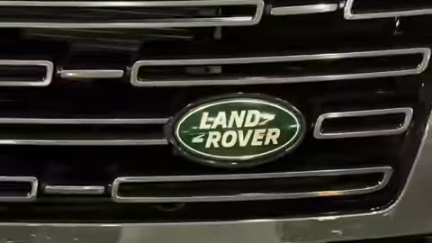 2025 Range Rover V8 – Ultimate Luxury SUV Review | Car Show Highlights