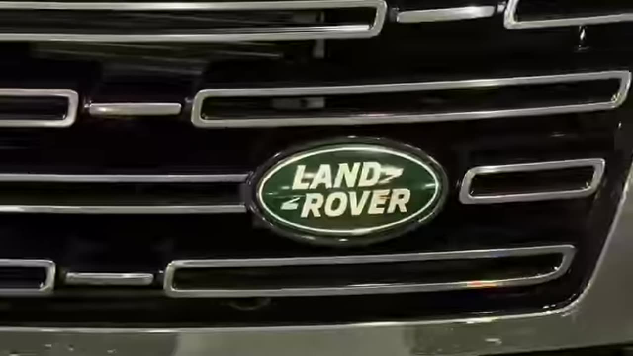 2025 Range Rover V8 – Ultimate Luxury SUV Review | Car Show Highlights