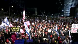 Anti-war protesters clash with police in Tel Aviv