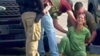 🔥🤬🔥 Young white nurse screams " i'm a us citizen... Please help me..."