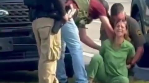 🔥🤬🔥 Young white nurse screams " i'm a us citizen... Please help me..."