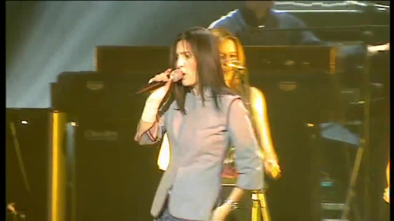 Texas - Intro- In Demand = Live Paris