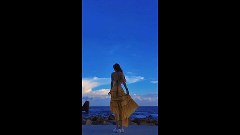 A cute girls dancing and showing his dancing moves