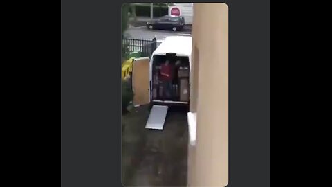 It took him two weeks to pack...and 4 seconds to unload. 😳