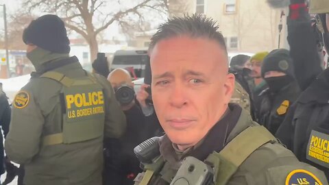 👮‍♂️ 🇺🇸 Protesters confronted Border Commander Greg Bovino