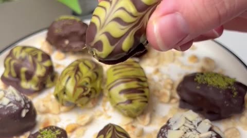 Decadent Chocolate-Covered Dates: The Perfect Sweet Treat!