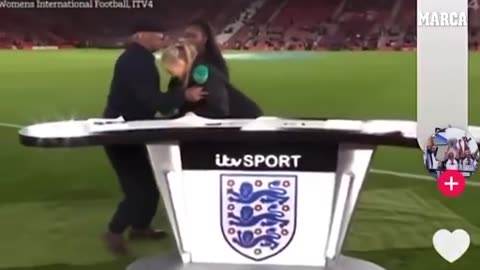 REPENTINITIS laura Woods periodista 😢💉📡🔬🧲📡💀