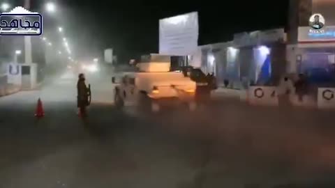 Taliban reinforcement forces in US Military Vehicles & Weaponry head for Pakistan