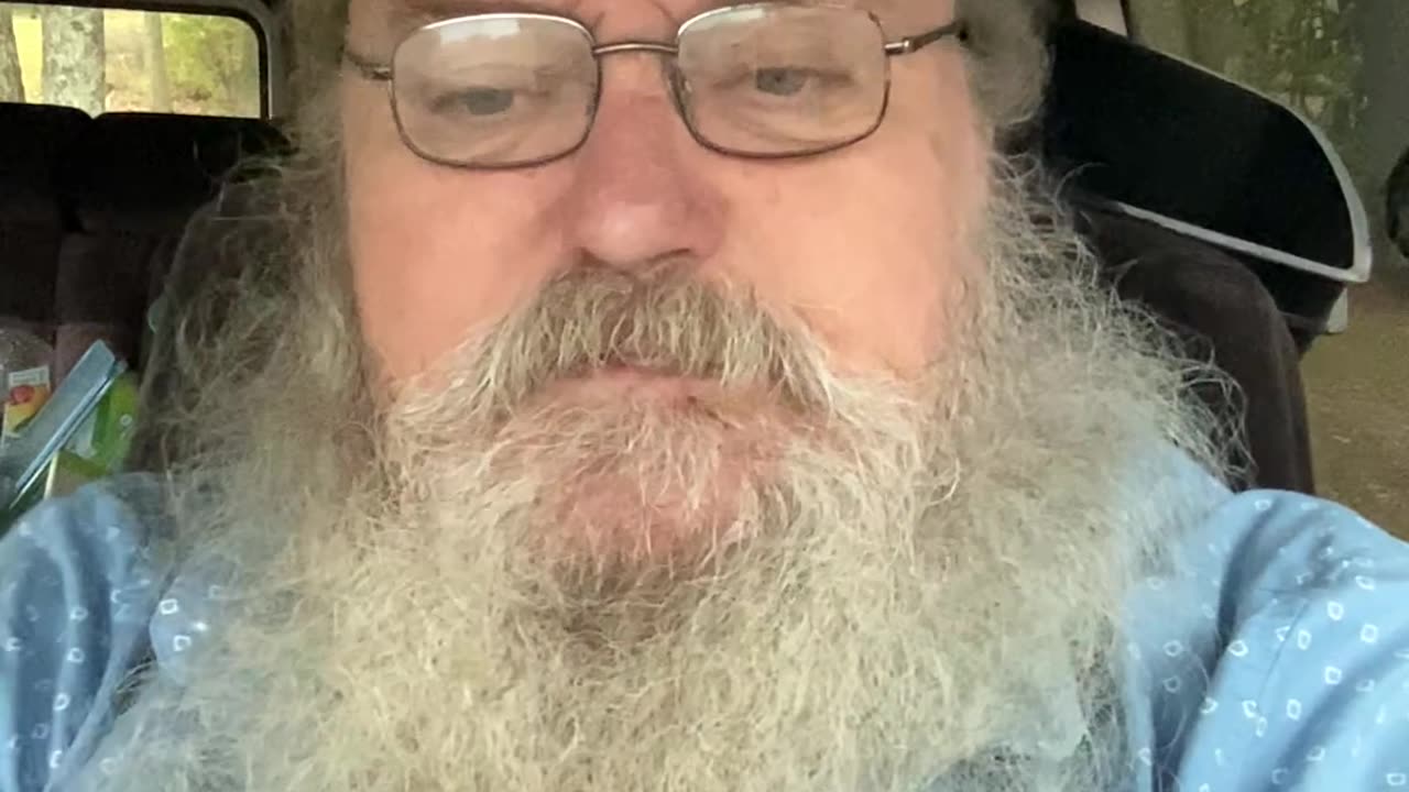 NO KINGS NO DICTATORS TRUMP