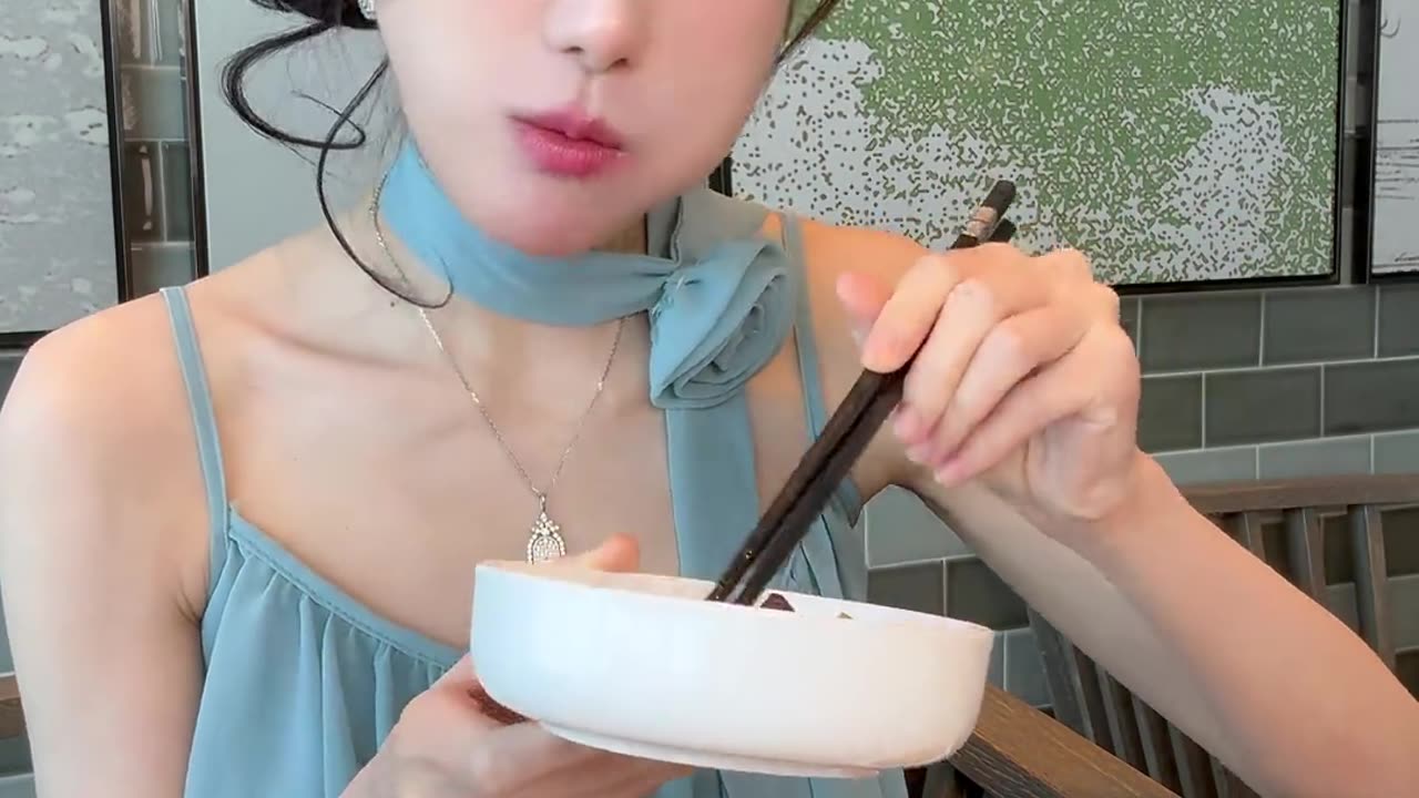 94斤女生带199斤小鸟胃表哥勇闯早午餐自助~表哥又是当自助赔钱货的一天!#美食vlog#舌尖上的美食 #美食推荐