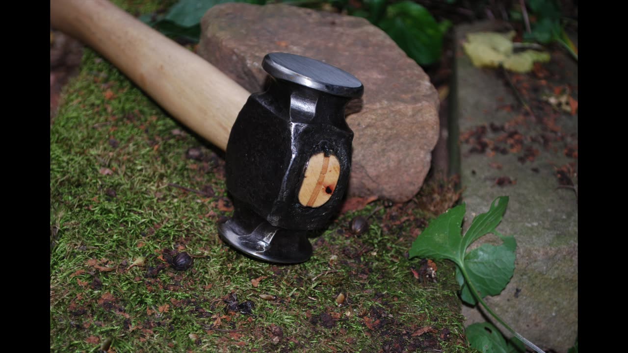 FORGING A HAMMER