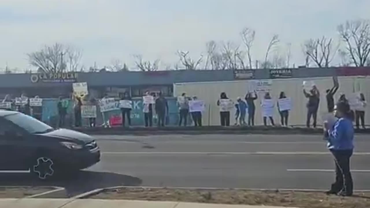 People in Arkansas are out with Mexico Flags protesting ICE mass deportations