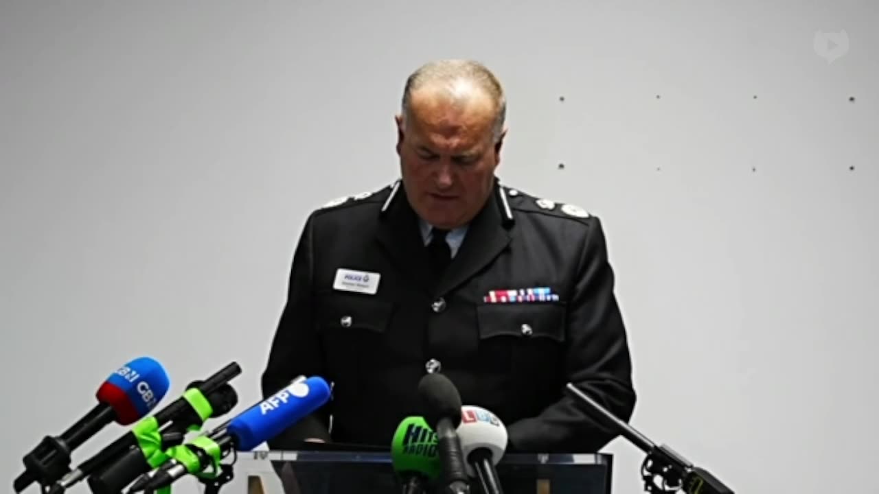 UK counter-terrorism police investigating synagogue attack as a "terrorist incident."