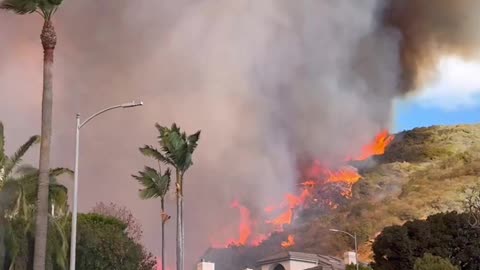 This is CRAZY footage taken of the Pacific Palisades Fire